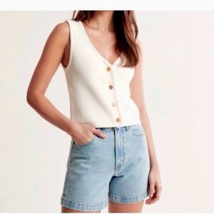 Abercrombie & Fitch Cream Knit Sweater vest